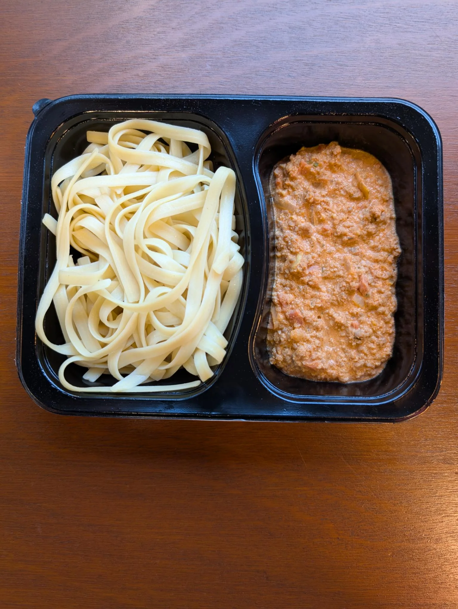 Tagliatelle met een chorizo, ham, spek, tomaat gehaktsaus - Tagliatelle stroganoffgehakt 1 - mh2016